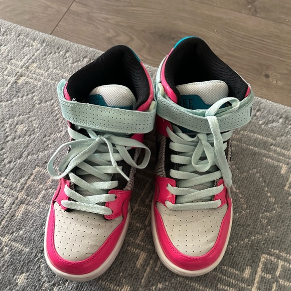 NIKE Air Jordan Mid 2 - Picture 2 of 5